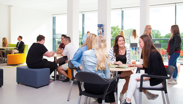 Skolstart för åk 1 och 2, åk 1 introduktionsprogrammen samt anpassade gymnasieskolan åk 1-4 måndag 18 augusti